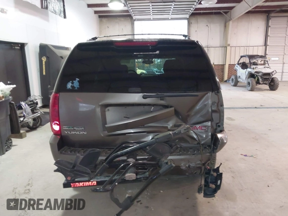 2011 GMC Yukon SLT with VIN 1GKS2CE07BR213141, listed as a IAAI auction lot 41674842 with 226,151 mi miles. Bid and sale history available at carsss.com. Image 16.
