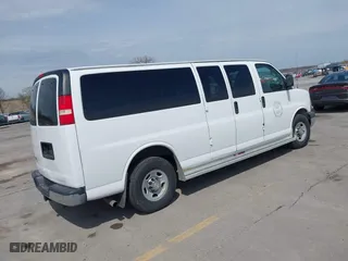 2013 Chevrolet Express Passenger 1LT with VIN 1GAZG1FA1D1191719, listed as a IAAI auction lot 42124977 with 92,228 mi miles. Bid and sale history available at carsss.com. Image 4.