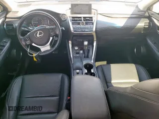 2017 Lexus NX 200t z VIN JTJYARBZ5H2071286, wystawiony jako Copart lot #52388845 z przebiegiem 92 460 mil mil oraz Szkoda całkowita • Salvage title. Historia ofert i sprzedaży dostępna na DreamBid. Obrazek 8.