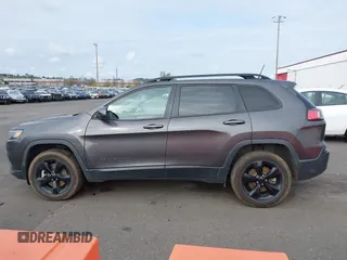 2021 Jeep Cherokee Latitude Plus z VIN 1C4PJMLB9MD140076, wystawiony jako IAAI lot #41998687 z przebiegiem 175 956 mil mil oraz . Historia ofert i sprzedaży dostępna na DreamBid. Obrazek 14.