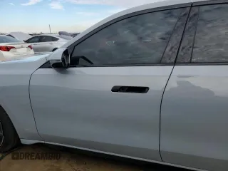 2023 BMW i7 xDrive60 z VIN WBY53EJ0XPCL55905, wystawiony jako Copart lot #46394144 z przebiegiem Nie podano mil oraz Szkody całkowita. Historia ofert i sprzedaży dostępna na DreamBid. Obrazek 7.