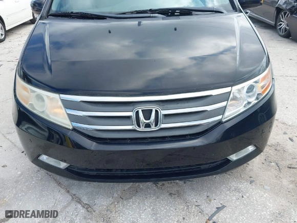 2013 Honda Odyssey Touring with VIN 5FNRL5H92DB003200, listed as a IAAI auction lot 41920237 with 167,483 mi miles. Bid and sale history available at carsss.com. Image 6.
