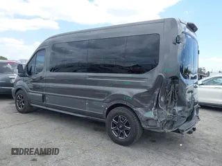 2018 Ford Transit XL z VIN 1FBZX2CG0JKA09945, wystawiony jako IAAI lot #42260073 z przebiegiem 60 838 mil mil oraz . Historia ofert i sprzedaży dostępna na DreamBid. Obrazek 3.