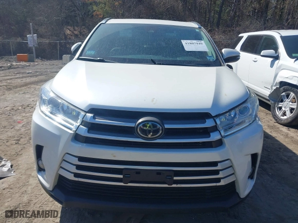 2019 Toyota Highlander SE with VIN 5TDJZRFH5KS933386, listed as a IAAI auction lot 41807949 with 49,661 mi miles. Bid and sale history available at carsss.com. Image 12.