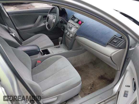 2011 Toyota Camry LE z VIN 4T1BF3EK1BU209614, wystawiony jako IAAI lot #42193388 z przebiegiem 197 732 mil mil oraz . Historia ofert i sprzedaży dostępna na DreamBid. Obrazek 5.