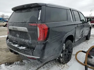 2023 GMC Yukon XL SLT with VIN 1GKS2GKD5PR349628, listed as a Copart auction lot 41469675 with 39,598 mi miles and Salvage Title. Bid and sale history available at DreamBid. Image 3.
