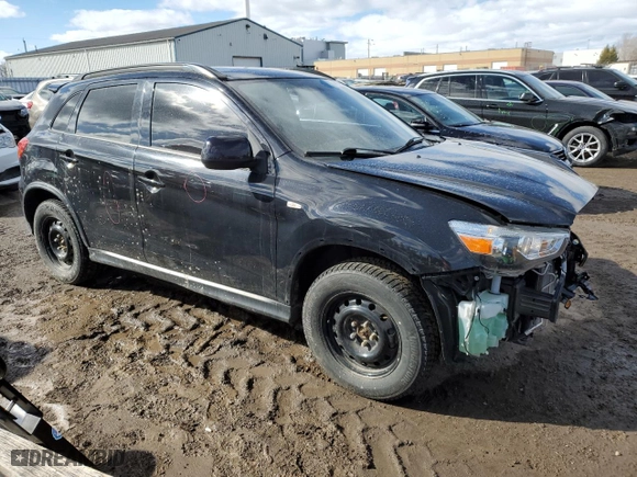 2018 Mitsubishi RVR SE with VIN JA4AJ4AWXJU602923, listed as a Copart auction lot 47946665 with 99539 miles and Clean Title. Bid and sale history available at carsss.com. Image 4.