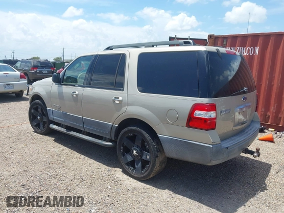 2007 Ford Expedition XLT with VIN 1FMFU16547LA98008, listed as a IAAI auction lot 42632852 with 206,968 mi miles and . Bid and sale history available at DreamBid. Image 3.