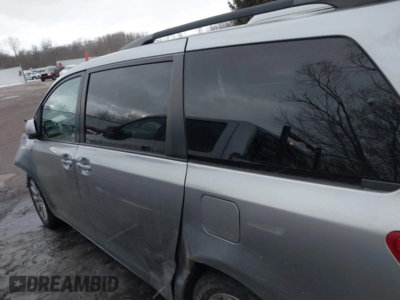 2012 Toyota Sienna XLE with VIN 5TDDK3DC9CS037616, listed as a IAAI auction lot 41435361 with 250,043 mi miles. Bid and sale history available at carsss.com. Image 14.