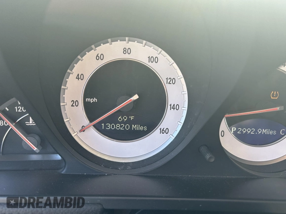 2012 Mercedes-Benz SL 550 z VIN WDBSK7BA5CF168279, wystawiony jako IAAI lot #42070913 z przebiegiem 130 820 mil mil oraz . Historia ofert i sprzedaży dostępna na DreamBid. Obrazek 7.