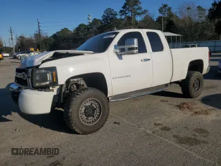 2008 Chevrolet Silverado 1500 LT w/1LT with VIN 1GCEC19J58Z164074, listed as a Copart auction lot 45688945 with 352,912 mi miles and Salvage Title. Bid and sale history available at carsss.com. Image 1.
