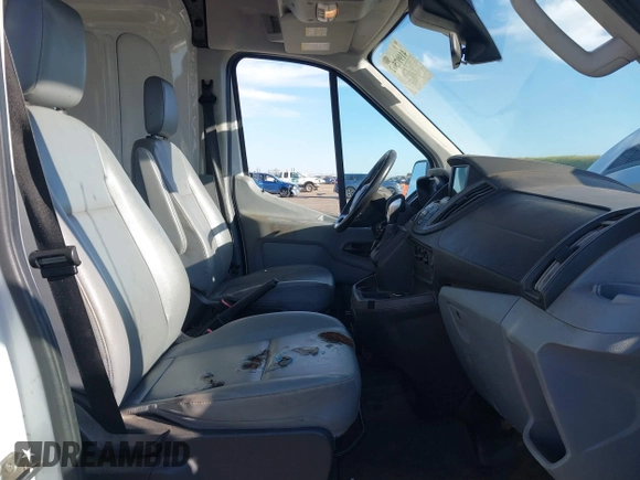 2018 Ford Transit Cargo with VIN 1FTBW3XG8JKA67561, listed as a IAAI auction lot 41997562 with 125,072 mi miles. Bid and sale history available at carsss.com. Image 5.