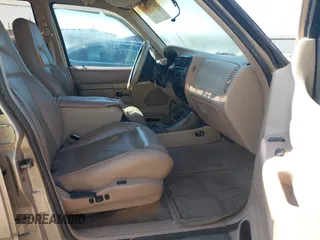 1997 Ford Explorer XLT with VIN 1FMDU32P3VZA18590, listed as a IAAI auction lot 42694445 with 137,939 mi miles and . Bid and sale history available at DreamBid. Image 5.
