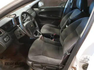 2016 Chevrolet Impala Police Police z VIN 2G1WD5E34G1155012, wystawiony jako Copart lot #56284465 z przebiegiem 130 649 mil mil oraz Tytuł czysty. Historia ofert i sprzedaży dostępna na DreamBid. Obrazek 7.