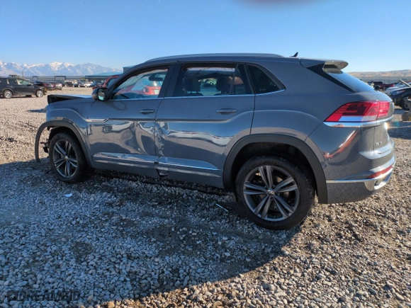 2021 Volkswagen Atlas Cross Sport 3.6L V6 SE w/Technology R-Line with VIN 1V2RE2CA7MC208582, listed as a Copart auction lot 79317974 with 43,933 mi miles and Salvage Title. Bid and sale history available at carsss.com. Image 2.