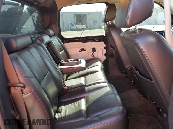 2008 Chevrolet Avalanche LTZ with VIN 3GNFK12308G274329, listed as a Copart auction lot 56370895 with 218,824 mi miles and Clean title. Bid and sale history available at DreamBid. Image 10.