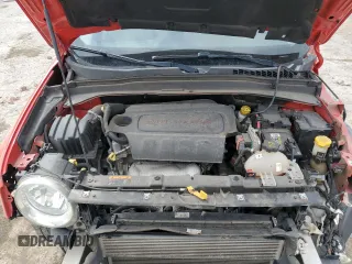 2017 Jeep Renegade Latitude z VIN ZACCJABB7HPG22860, wystawiony jako Copart lot #51043855 z przebiegiem 107 941 mil mil oraz Szkoda całkowita • Salvage title. Historia ofert i sprzedaży dostępna na DreamBid. Obrazek 12.