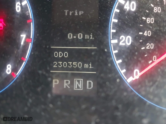 2008 Hyundai Azera Limited with VIN KMHFC46F18A306212, listed as a IAAI auction lot 42025792 with 230,350 mi miles. Bid and sale history available at carsss.com. Image 7.