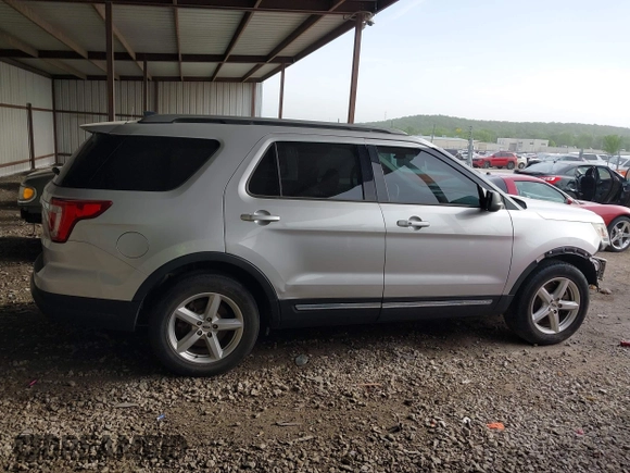 2018 Ford Explorer XLT с VIN 1FM5K7D83JGC26840, выставлен на аукционе IAAI как лот 42248170 с пробегом 128 599 миль миль и . История ставок и продаж доступна на DreamBid. Изображение 13.