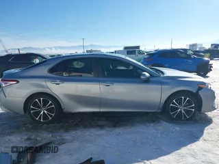 2020 Toyota Camry SE z VIN 4T1G11BK0LU016837, wystawiony jako IAAI lot #41313586 z przebiegiem Nie podano mil oraz . Historia ofert i sprzedaży dostępna na DreamBid. Obrazek 14.
