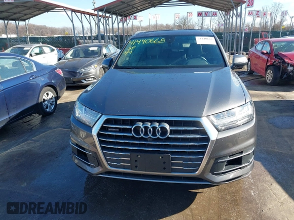 2019 Audi Q7 Premium Plus z VIN WA1LAAF75KD009898, wystawiony jako IAAI lot #41440668 z przebiegiem 56 525 mil mil oraz . Historia ofert i sprzedaży dostępna na DreamBid. Obrazek 12.