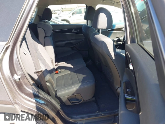 2019 Kia Sorento LX with VIN 5XYPGDA38KG515237, listed as a IAAI auction lot 41782259 with 55,543 mi miles. Bid and sale history available at carsss.com. Image 8.