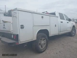 2022 Ram 2500 Tradesman with VIN 3C7WR5HJ5NG198011, listed as a IAAI auction lot 38735806 with 62,089 mi miles. Bid and sale history available at carsss.com. Image 4.