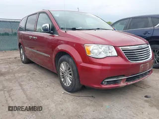 2015 Chrysler Town & Country Touring-L with VIN 2C4RC1CG6FR582911, listed as a IAAI auction lot 42117864 with 137,689 mi miles. Bid and sale history available at carsss.com. Image 1.