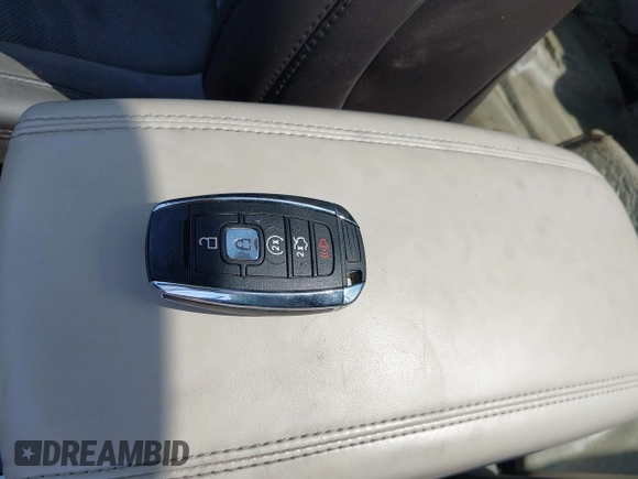 2017 Lincoln MKC Select with VIN 5LMCJ2D9XHUL46424, listed as a IAAI auction lot 42363939 with Not provided miles and . Bid and sale history available at DreamBid. Image 11.