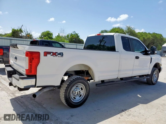 2017 Ford F-250 XLT with VIN 1FT7X2B63HED50048, listed as a Copart auction lot 61651905 with 236,773 mi miles and Clean title. Bid and sale history available at DreamBid. Image 3.