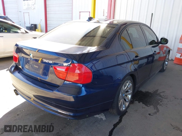 2011 BMW 3 Series 328i with VIN WBAPH7G52BNN07969, listed as a IAAI auction lot 41815185 with 159,860 mi miles. Bid and sale history available at carsss.com. Image 4.