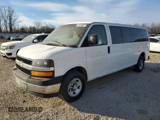 2017 Chevrolet Express Passenger LT z VIN 1GAZGPFF6H1147784, wystawiony jako Copart lot #84001734 z przebiegiem 237 613 mil mil oraz Czysty tytuł • Clean title. Historia ofert i sprzedaży dostępna na DreamBid. Obrazek 1.