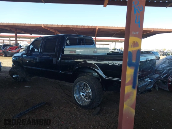 2007 Ford F-250 XL z VIN 1FTSW21P27EB17767, wystawiony jako IAAI lot #41861833 z przebiegiem 363 499 mil mil oraz . Historia ofert i sprzedaży dostępna na DreamBid. Obrazek 3.