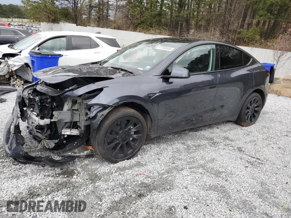 2025 Tesla Model Y Long Range with VIN 7SAYGDED9SA341967, listed as a Copart auction lot 47368695 with 4,310 mi miles and Salvage Title. Bid and sale history available at DreamBid. Image 1.
