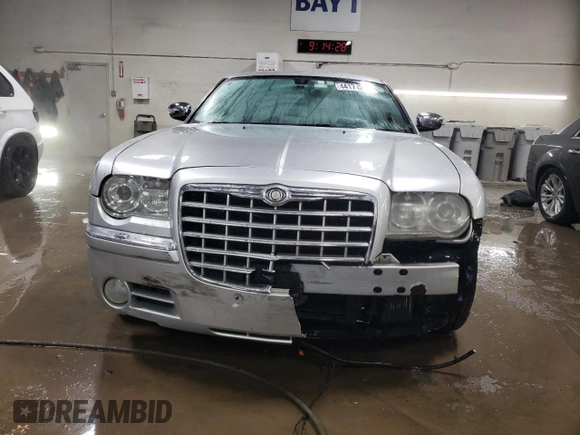 2005 Chrysler 300 with VIN 2C3JA63H25H176366, listed as a Copart auction lot 44174295 with 181,498 mi miles and Salvage Title. Bid and sale history available at carsss.com. Image 5.