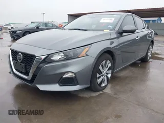 2022 Nissan Altima 2.5 S with VIN 1N4BL4BV9NN314777, listed as a IAAI auction lot 41541506 with 17,398 mi miles. Bid and sale history available at carsss.com. Image 2.