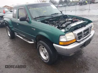 2000 Ford Ranger XL with VIN 1FTZR15VXYPB53348, listed as a IAAI auction lot 42006759 with 175,521 mi miles. Bid and sale history available at carsss.com. Image 1.