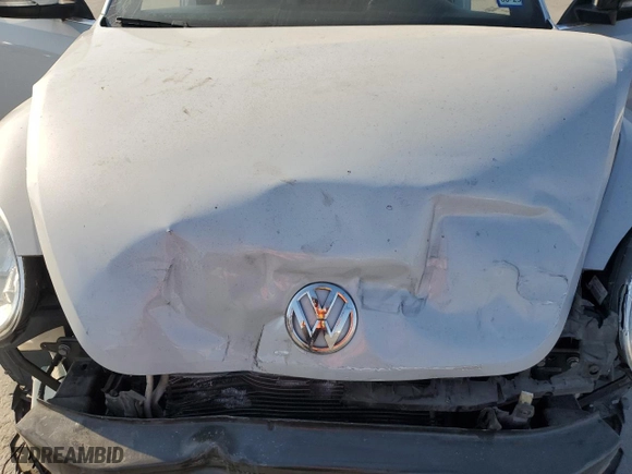 2018 Volkswagen Beetle SE with VIN 3VWJD7AT7JM701754, listed as a Copart auction lot 75018544 with 86,517 mi miles and Salvage Title. Bid and sale history available at carsss.com. Image 12.