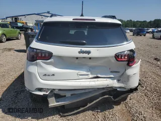 2022 Jeep Compass Latitude z VIN 3C4NJDBB7NT124382, wystawiony jako Copart lot #65059445 z przebiegiem 26 398 mil mil oraz Szkoda całkowita • Salvage title. Historia ofert i sprzedaży dostępna na DreamBid. Obrazek 6.