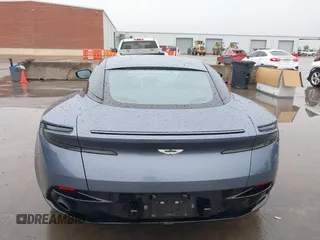 2017 Aston Martin DB11 z VIN SCFRMFAV4HGL03067, wystawiony jako IAAI lot #41962702 z przebiegiem 17 190 mil mil oraz . Historia ofert i sprzedaży dostępna na DreamBid. Obrazek 17.