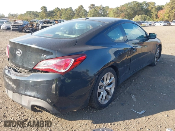 2016 Hyundai Genesis Coupe 3.8L Base with VIN KMHHT6KJ5GU136772, listed as a IAAI auction lot 40543019 with 93,597 mi miles. Bid and sale history available at carsss.com. Image 4.