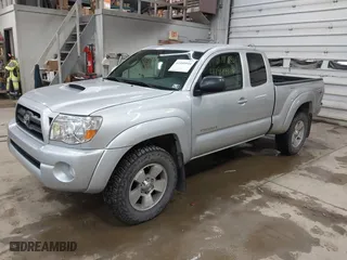2008 Toyota Tacoma with VIN 5TEUU42N18Z494984, listed as a IAAI auction lot 41949944 with 142,657 mi miles. Bid and sale history available at carsss.com. Image 17.