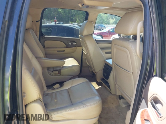2011 Chevrolet Suburban LTZ with VIN 1GNSKKE31BR299912, listed as a IAAI auction lot 41990351 with 268,982 mi miles. Bid and sale history available at carsss.com. Image 8.