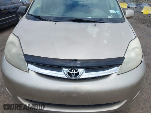2006 Toyota Sienna XLE with VIN 5TDZA22C76S393704, listed as a IAAI auction lot 42062448 with 170,735 mi miles. Bid and sale history available at carsss.com. Image 13.