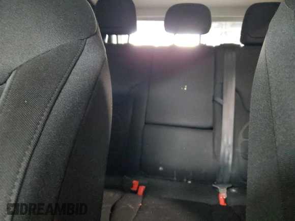 2021 Jeep Renegade Latitude z VIN ZACNJDBB7MPM24975, wystawiony jako Copart lot #61205165 z przebiegiem 63 328 mil mil oraz Szkoda całkowita • Salvage title. Historia ofert i sprzedaży dostępna na DreamBid. Obrazek 10.