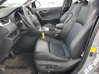 2021 Toyota RAV4 Hybrid XSE z VIN 2T3E6RFV8MW018615, wystawiony jako Copart lot #64646535 z przebiegiem 42 789 mil mil oraz Szkoda całkowita • Salvage title. Historia ofert i sprzedaży dostępna na DreamBid. Obrazek 7.