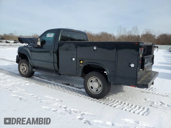 2016 Ford F-350 with VIN 1FDRF3B6XGEC44305, listed as a Copart auction lot 41782615 with 174,301 mi miles and Salvage title. Bid and sale history available at DreamBid. Image 2.