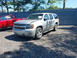 2013 Chevrolet Suburban LT с VIN 1GNSKJE7XDR103661, выставлен на аукционе IAAI как лот 42789275 с пробегом 181 234 миль миль и . История ставок и продаж доступна на DreamBid. Изображение 2.