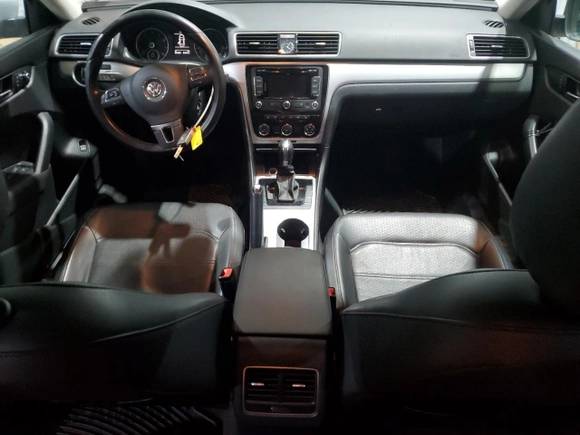 2013 Volkswagen Passat SE w/Sunroof with VIN 1VWBP7A38DC010542, listed as a Copart auction lot 46827375 with 82,160 mi miles and Salvage Title. Bid and sale history available at carsss.com. Image 8.
