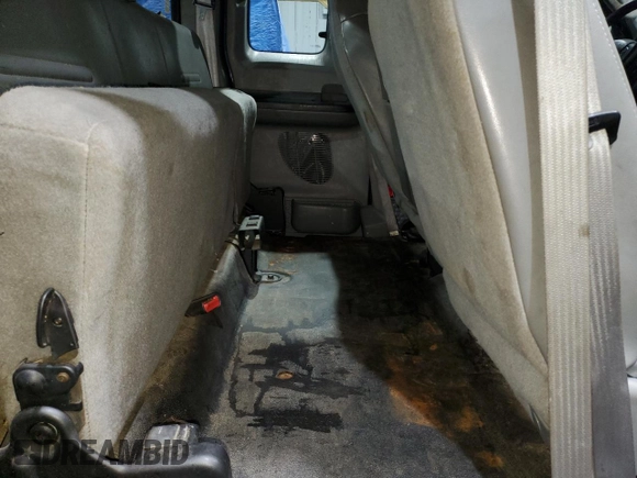 2005 Ford F-350 XL z VIN 1FTWX31P55EC91379, wystawiony jako Copart lot #47813565 z przebiegiem 142 729 mil mil oraz Szkoda całkowita • Salvage title. Historia ofert i sprzedaży dostępna na DreamBid. Obrazek 10.